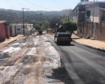 Avenida das Piunas, no Bairro Jardim das Acácias, recebe recapeamento