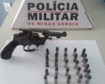 Arma e munições são apreendidas