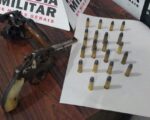 Polícia prende no Jardim das Mansões um homem na posse de duas armas de fogo