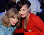 Demi Lovato demonstra todo o seu apoio a Taylor Swift e a parabeniza pelo “Lover”