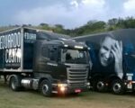 Ônibus e carreta de Eduardo Costa são apedrejados após show ser cancelado