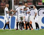 Fora de casa, Grêmio bate o Atlético por 4 a 1 e entra no G-6 do Brasileirão