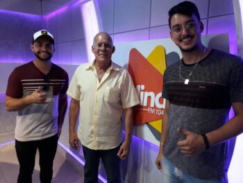 No programa Bate Papo da Tarde voc&ecirc; acompanha a visita da dupla Juan Marcus & Vinicius (09/10)