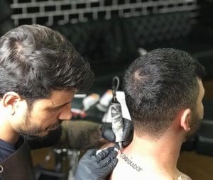 Fofoca do Dia: Gusttavo Lima se oficializa embaixador e faz nova tatuagem e vida de Elizabeth Taylor vira filme