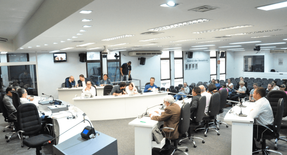 Câmara Municipal de Divinópolis autoriza leilão de lotes para construção de postos de saúde