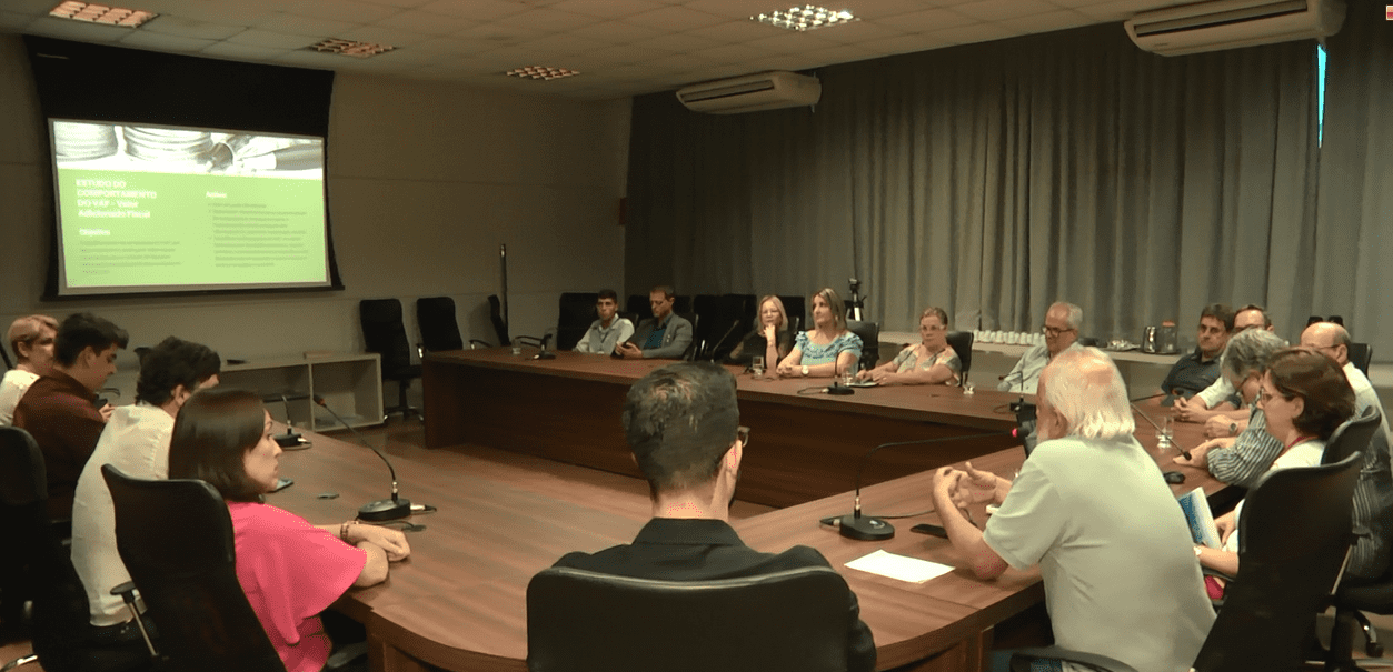 Grupo Gestor apresenta plano econômico e sustentável para secretario de desenvolvimento de Divinópolis