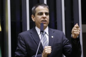 Tolentino apresenta proposta de divisão de emendas no projeto de mandato compartilhado