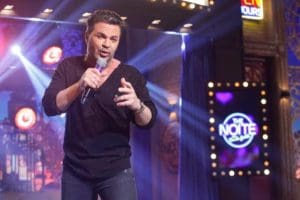 O cantor sertanejo Eduardo Costa est&aacute; tendo que se virar como pode. Com o n&uacute;mero dos seus shows em queda, o artista est&aacute; cobrando para participar da grava&ccedil;&atilde;o de m&uacute;sicas