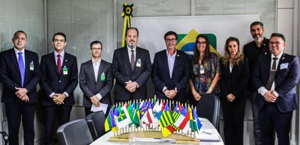 fortalecimento e a melhoria da aviação brasileira foram alvo de debate na sede da Embratur