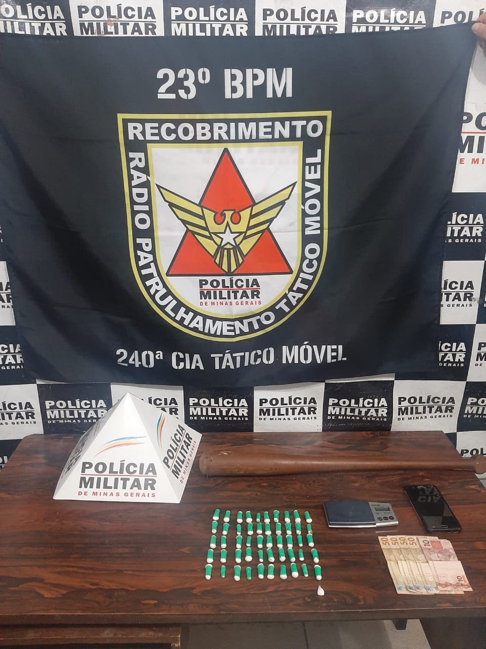 Rapaz armado ameaça mulher no bairro Belvedere em Divinópolis