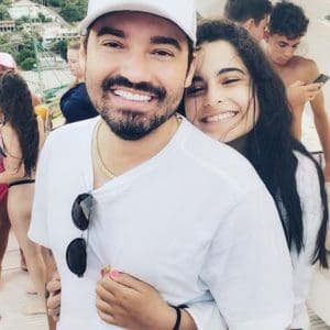 Fernando Zor surge em passeio ao lado da filha