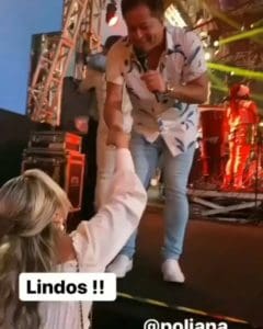 Leonardo tem atitude surpreendente com a esposa durante show