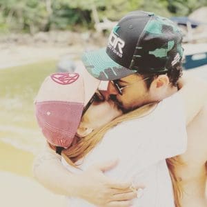Maiara Verificado S&oacute; sei que eu te amo demais&hellip; As noites sozinha &eacute; o teu nome que eu chamo: @fernando ❤️