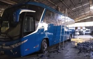 Cruzeiro garante ter comprado o &ocirc;nibus e explica retirada de adesivos
