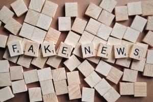 PF identifica Carlos Bolsonaro como chefe do esquema de fake news nas redes sociais