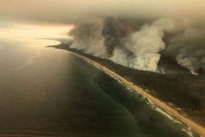 Fuma&ccedil;a dos enormes inc&ecirc;ndios na Austr&aacute;lia vai, em breve, dar uma volta ao redor da Terra antes de retornar ao pa&iacute;s, diz a Nasa