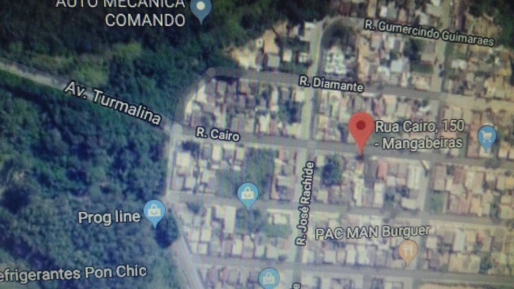 Casa desaba no Mangabeiras e vítima está soterrada