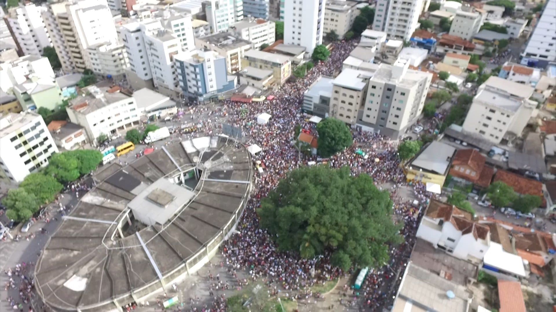 Pré-Carnaval de Divinópolis deve receber cerca de 30 mil pessoas. Veja algumas orientações