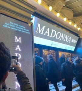 Londres: Madona dançou no colo de Maiara no Show