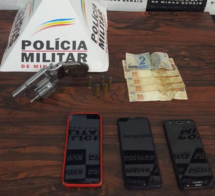 Polícia apreende arma de fogo em Divinópolis