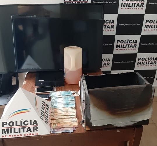 PM prende dois durante as festividades de Carnaval em Perdigão