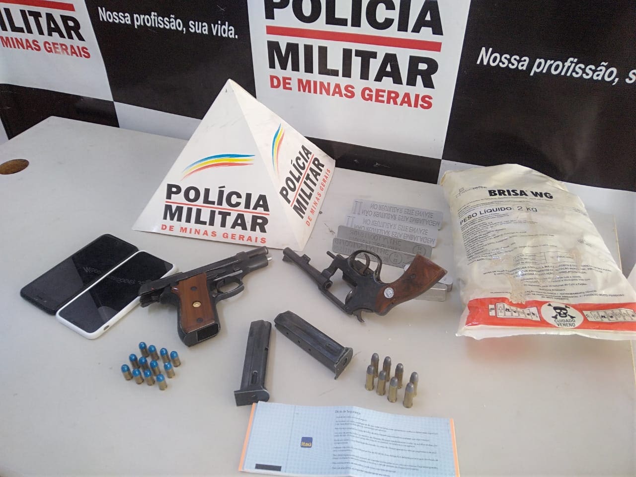 Armas s&atilde;o apreendidas durante cumprimento de mandado