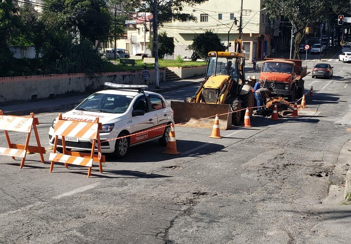 #0036 Resumo do Dia: Av. JK está parcialmente interditada; e duas pessoas ficam feridas após atropelamento