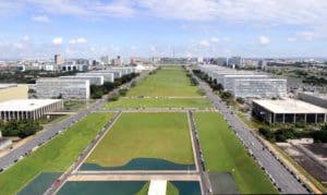 Servidores federais em trabalho remoto ter&atilde;o benef&iacute;cios suspensos