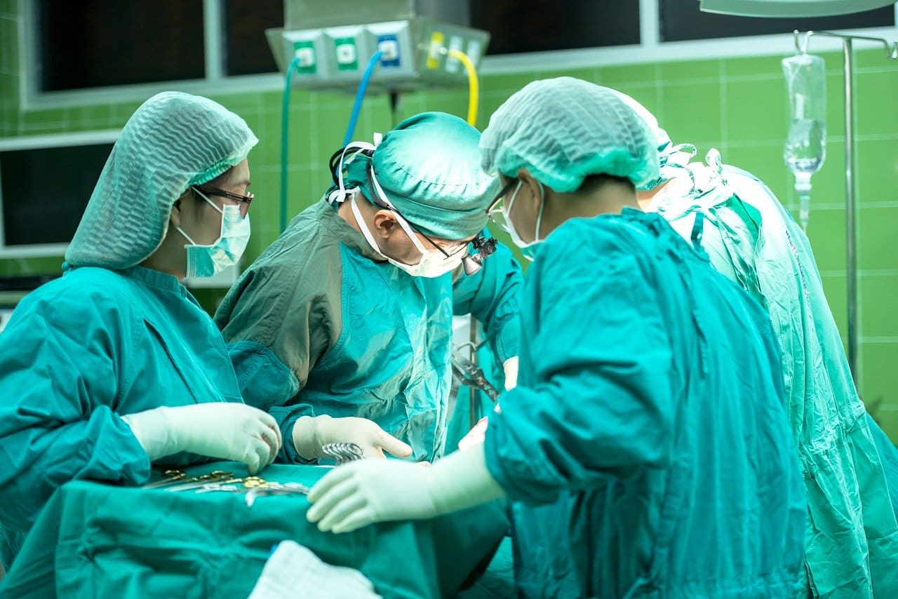 Pelo menos oito enfermeiros e técnicos de enfermagem comprovadamente morreram infectados pelo novo coronavírus em todo o Brasil