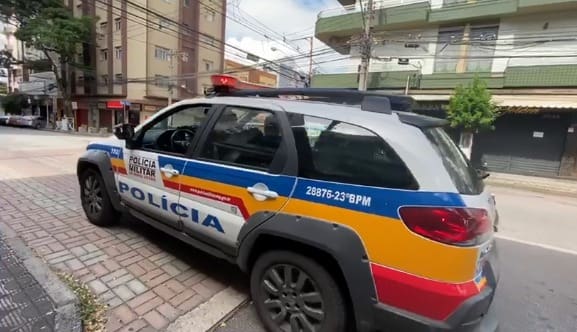 Policiais Militares realizam parto dentro de carro no Centro de Divinópolis