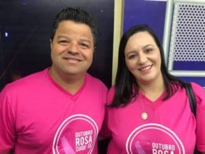Farm&aacute;cia de Divin&oacute;polis faz doa&ccedil;&atilde;o de &aacute;lcool em gel para institui&ccedil;&otilde;es que ajudam idosos