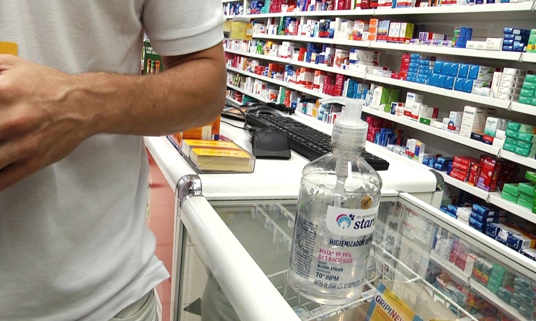 Já falta álcool em gel nos mercados e farmácias de Divinópolis