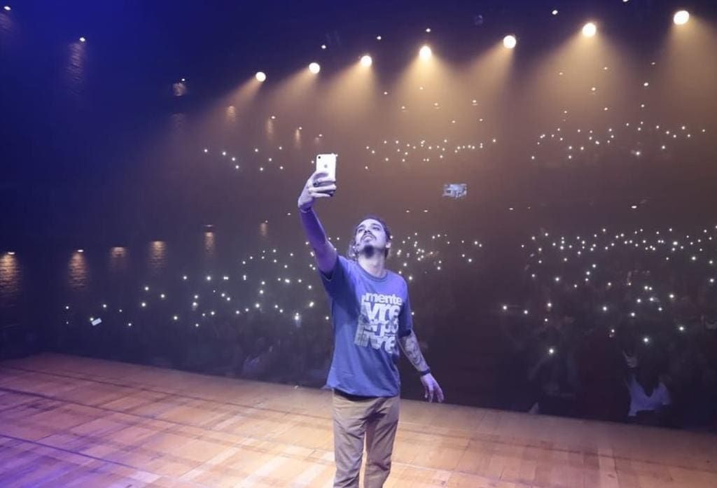 Neste sábado terá show de comédia no Teatro Usina Gravatá