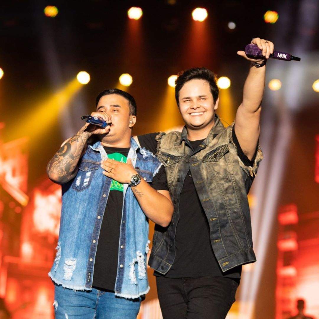 Matheus e Kauan fazem show virtual para fãs: ‘não vamos confinar nossas vozes’