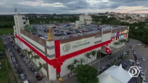 Ladr&atilde;o invade shopping de madrugada e comete furtos