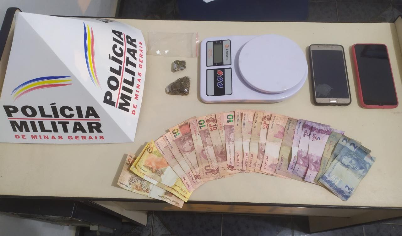 Jovens são presos e menor é apreendido por tráfico de drogas