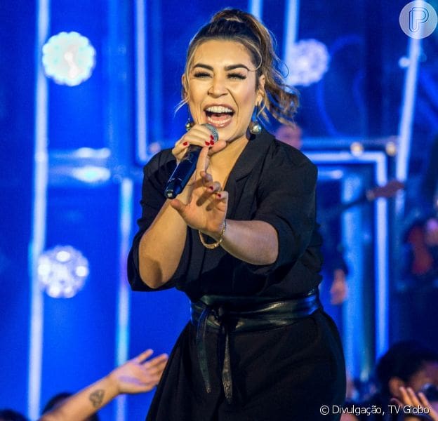 Naiara Azevedo demite 140 funcionários
