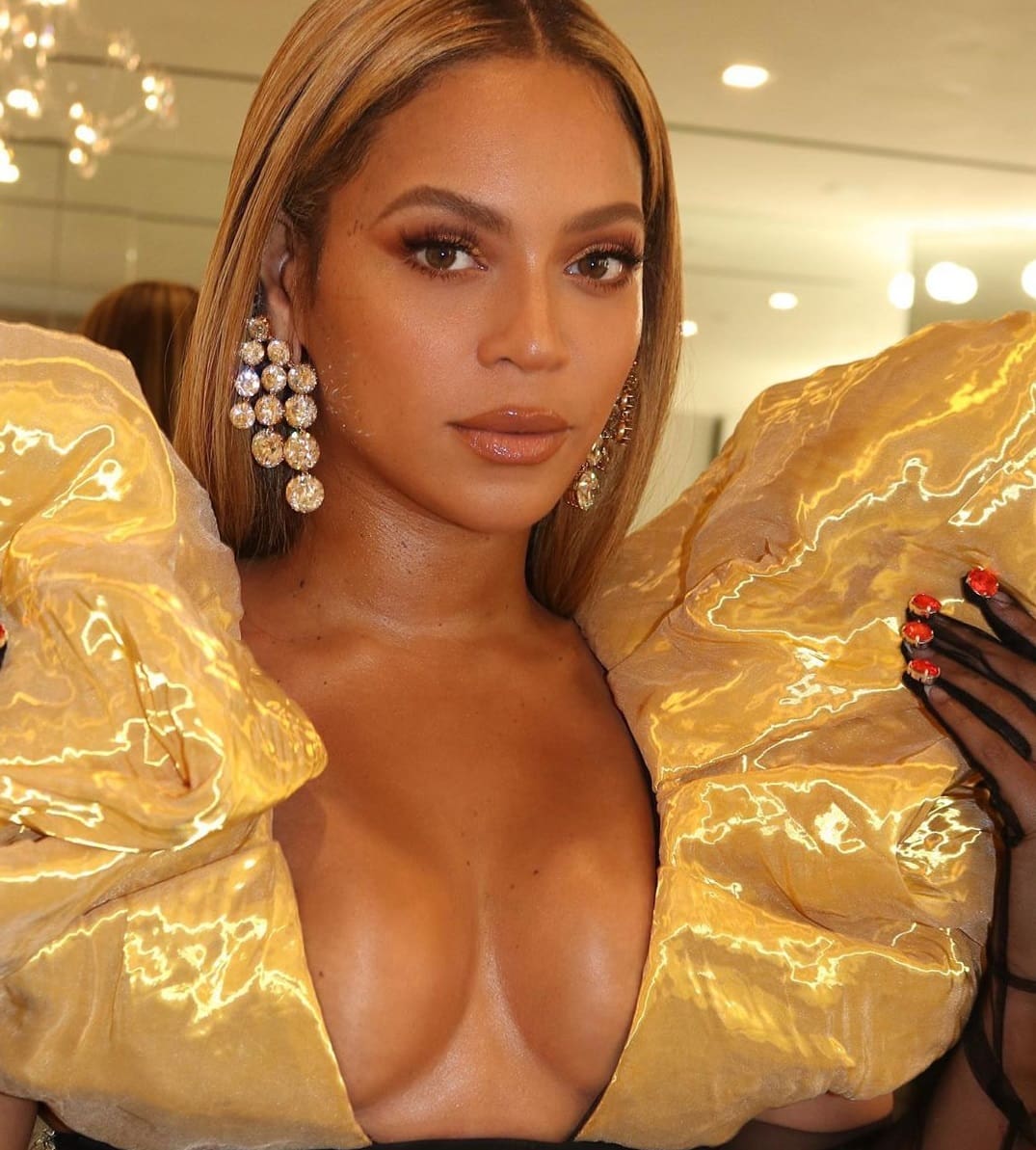Beyoncé faz aparição rara em evento de “lives” da Disney e canta “When You Wish Upon a Star”