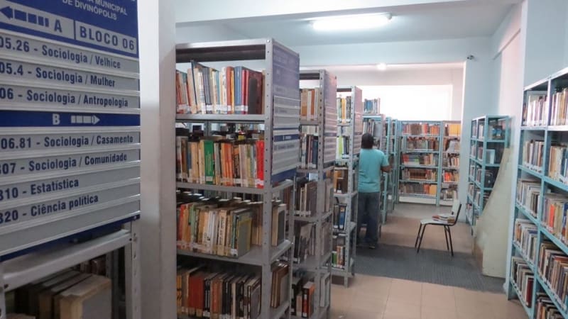 Ataliba Lago vai isentar multa de livros