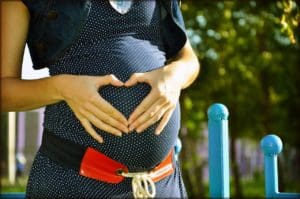 REINO UNIDO: METADE DAS GRÁVIDAS COM CORONAVÍRUS TEM PARTO PREMATURO