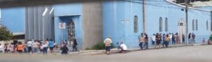 Urgente: Igreja s&atilde;o Jo&atilde;o Batista entrega de Cestas B&aacute;sicas cria aglomera&ccedil;&atilde;o de pessoas contrariando decreto municipal