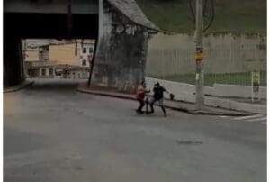 Cinegrafista da TV Integra&ccedil;&atilde;o afiliada a TV Globo &eacute; agredido e sofre fratura.