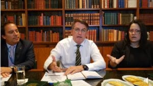 &lsquo;Minoria barulhenta?&rsquo; Trabalhadores relatam dificuldades &agrave; espera do aux&iacute;lio emergencial