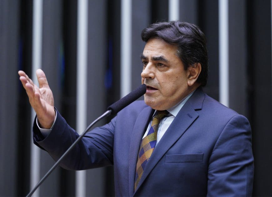Projeto de Domingos Sávio defende que Congresso anule decisões do STF