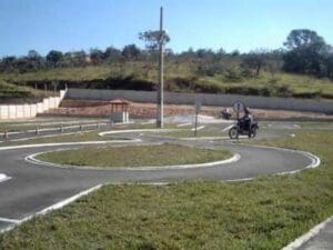 Auto-escolas tem regras espec&iacute;ficas mas poder&atilde;o funcionar