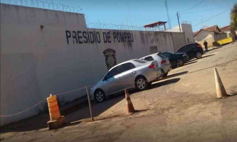Pomp&eacute;u: Pres&iacute;dio tem surto de COVID-19 entre detentos