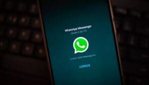 Banco Central autoriza transfer&ecirc;ncias de dinheiro pelo WhatsApp
