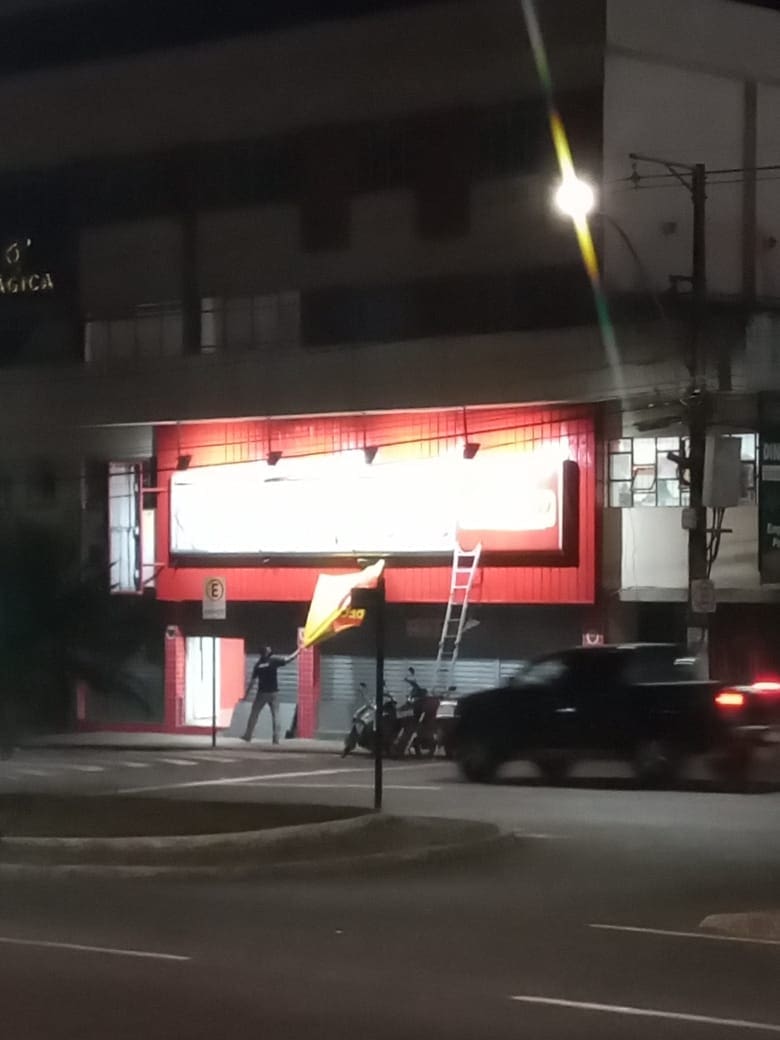 Ricardo Eletro, fecha todas as lojas, inclusive as de Divinópolis e pede recuperação judicial