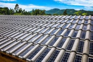 Empresa tem aval para venda de telha que gera energia solar