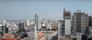Divin&oacute;polis de volta &agrave; onda amarela?